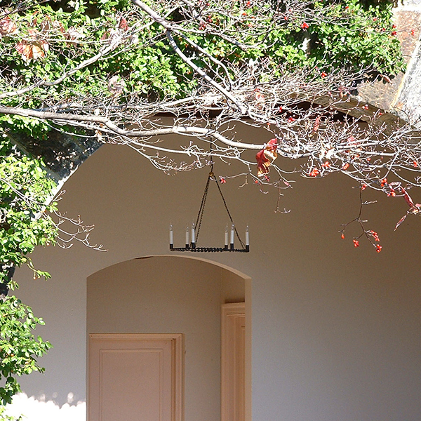 Shown in Dark Wax Iron